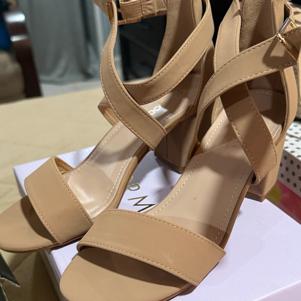 Bundle of shoes - Picture 7 of 11